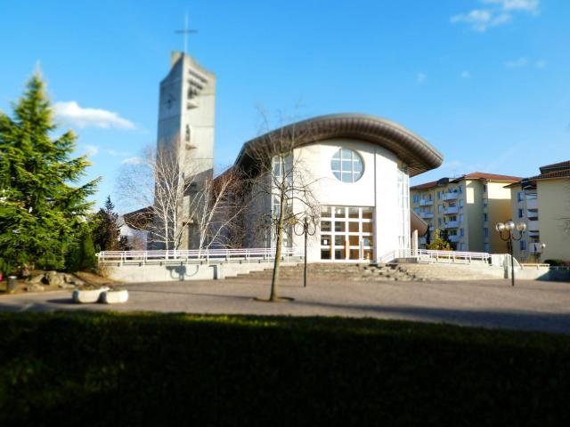 vue du parvis de l'église Saint Paul