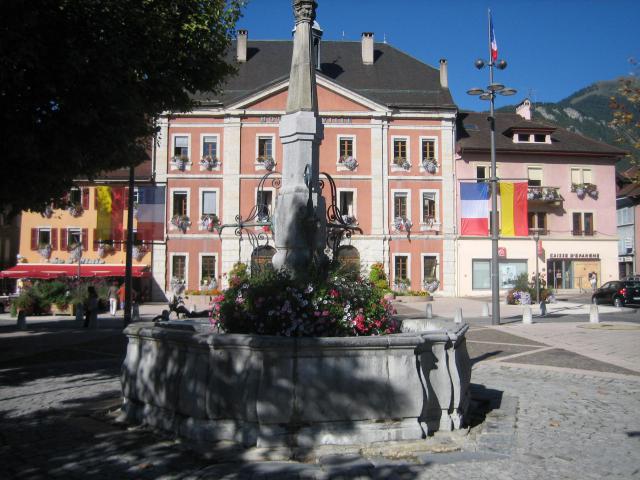 Fontaine de la Place de l'Hôtel de Ville, Bonneville - construite en 1786