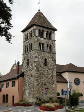 Clocher roman de l'église Notre-Dame d'Annecy-le-Vieux, dévastée lors de la révolution française