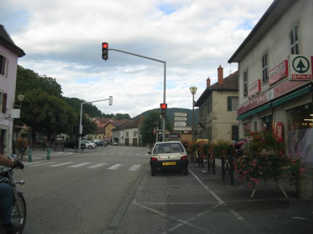 supérette, r Grand Pont