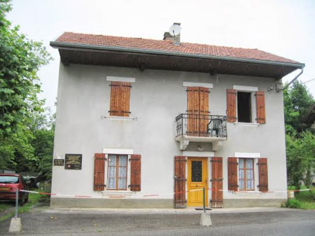 PAYS DE GAVOT - 74 -ancien café où 4 résistants furent arrêtés - 3 périrent -