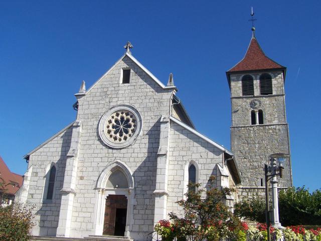 Vue de l'église de la commune de Poisy, située près d'Annecy en Haute-Savoie.