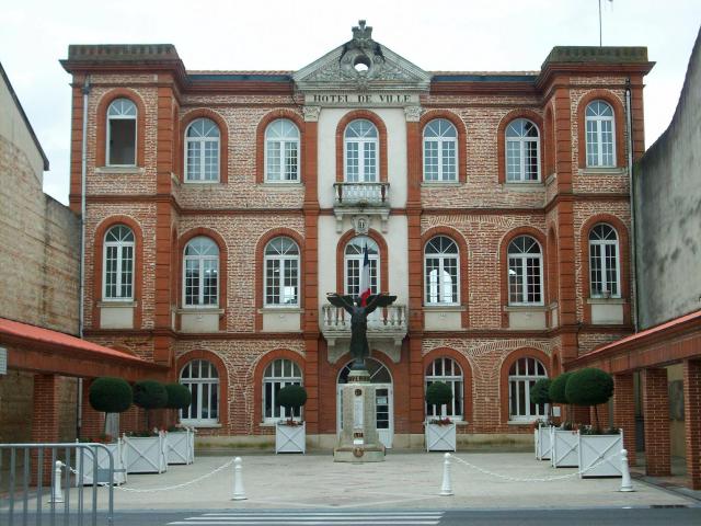 Mairie de Saverdun (Ariège, France).