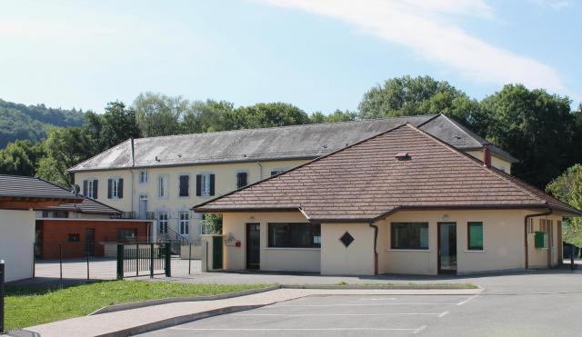 École du chef-lieu de Chilly (Haute-Savoie).