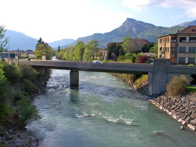 L'Arve traverse Cluses