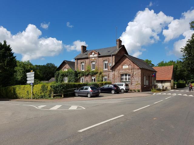 Mairie-école de La Gaillarde.