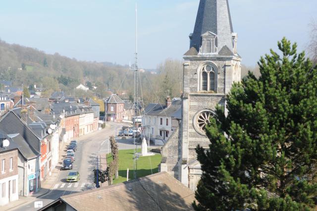 Vue du village de Fontaine le Bourg de la rue du Nid de Pie