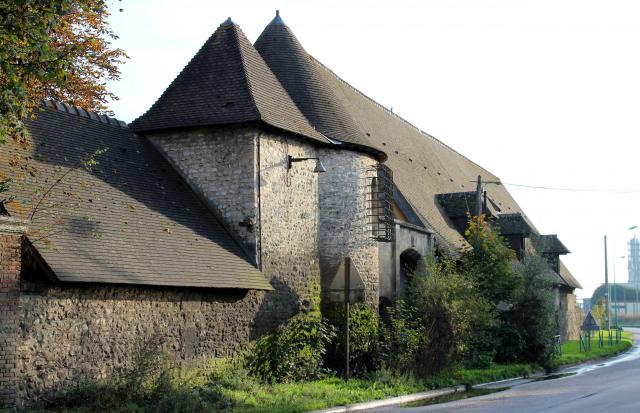 Manoir de la Chapelle à Oissel - Le puits est classé.