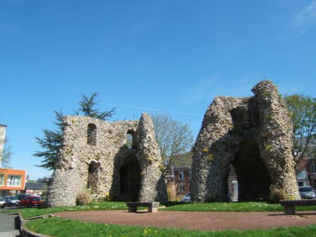 Ruines des tours de EU