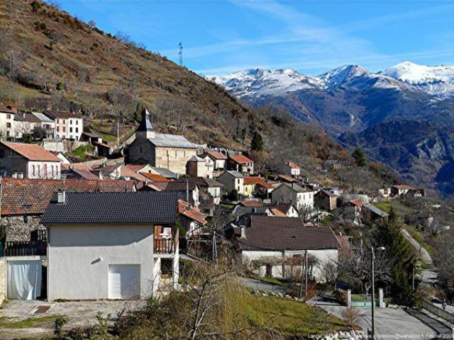 vue generale du village de larcat