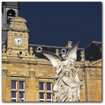 Façade de l’hôtel de ville d'Elbeuf.