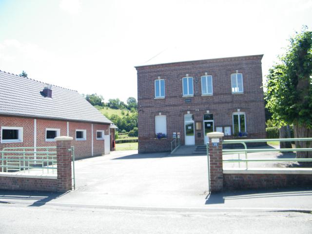 Avesnes-en-Val, Seine-Maritime, France, la mairie.
