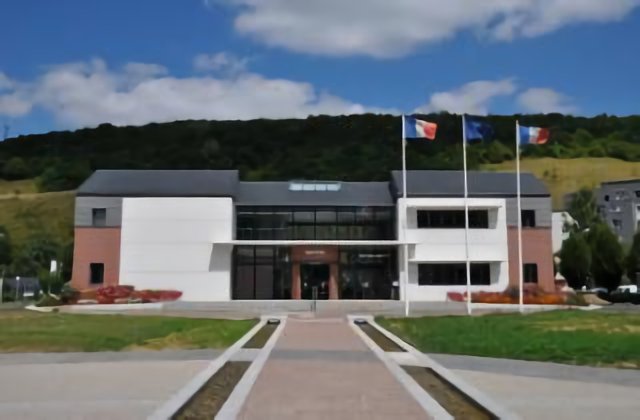 Mairie de Saint-Léger du Bourg Denis