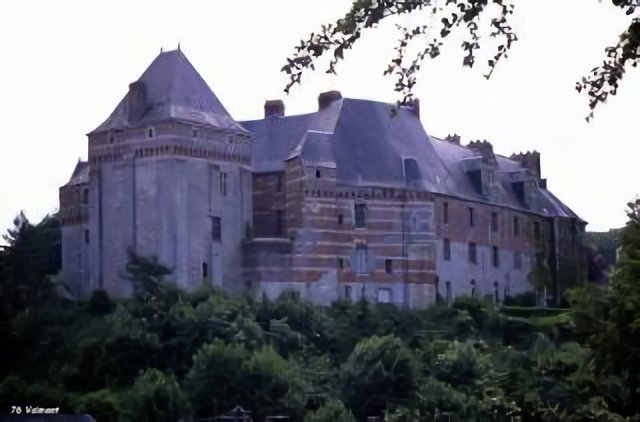 76 Valmont - Château