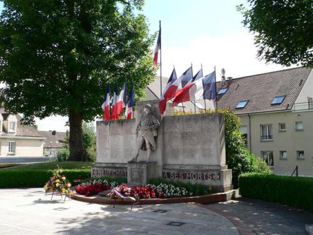 Neufchâtel-en-Bray - Monument aux morts