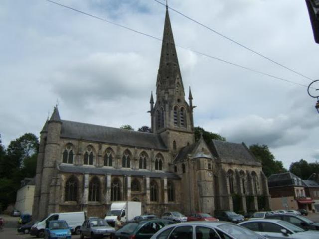 Eglise de AUFFAY, classée au Patrimoine de France