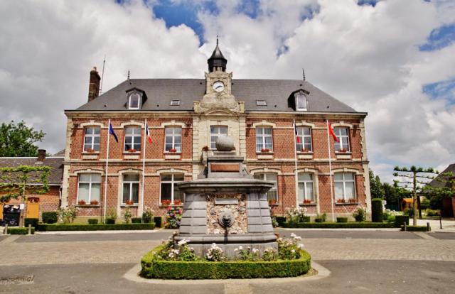 La Mairie et la Fontaine