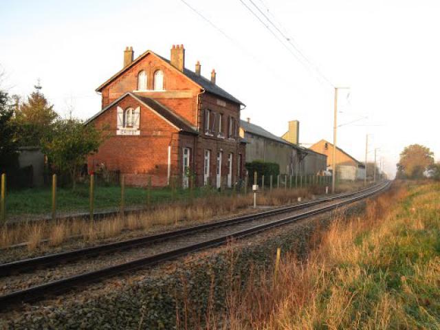 Ligne de Motteville à Montérolier-Buchy : l'ancienne gare de Critot