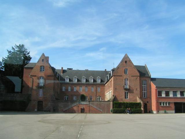 La partie ancienne du Lycée Michel Anguier