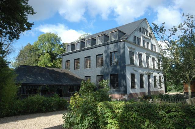 Cet édifice est répertorié dans la base Mérimée, base de données sur le patrimoine architectural français du ministère de la Culture, sous…