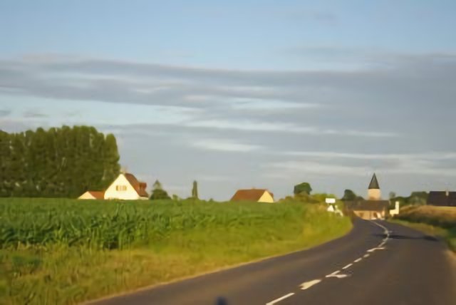 L'église au bout de la route.