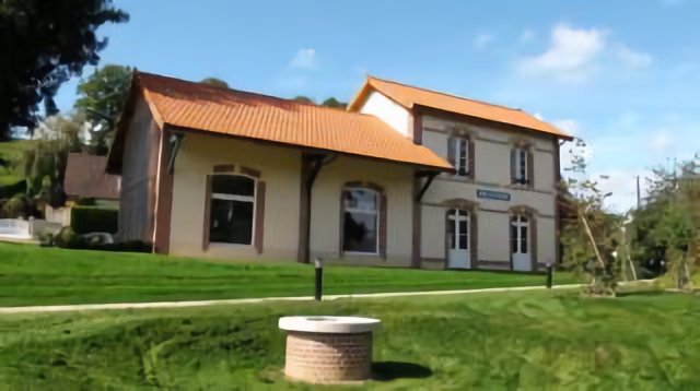 France: Val de Saane - L'ancienne gare devenue bibliotheque