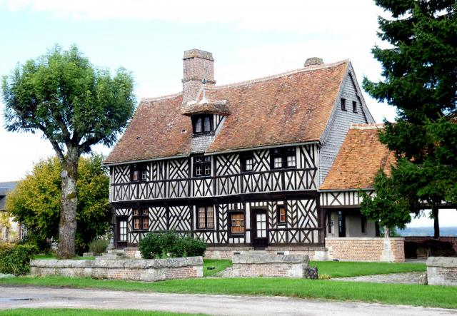 Cet édifice est répertorié dans la base Mérimée, base de données sur le patrimoine architectural français du ministère de la Culture, sous…