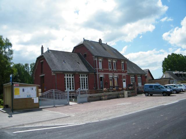 Mairie-école.