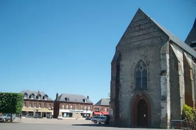 St. Nicolas d'Aliermont, Place de la Libération