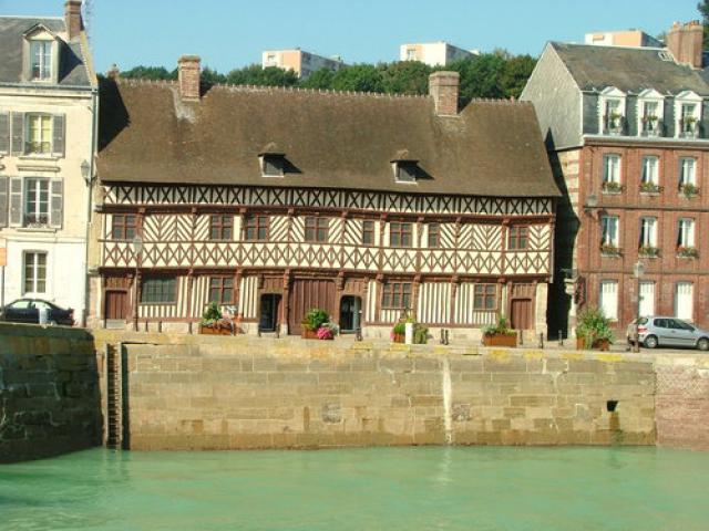 Saint valéry en Caux: le long des quais