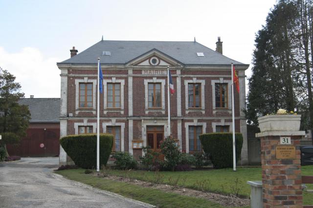 La mairie des Loges.