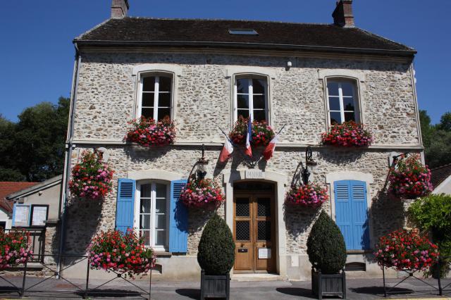 Mairie (Bürgermeisteramt) von La Celle-sur-Morin im Département Seine-et-Marne in der Region Île-de-France (Frankreich)