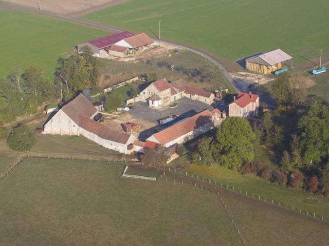 LA HAUTE MAISON - la ferme du mans vue du ciel
