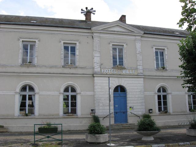 La mairie de Beaumont-du-Gâtinais. (département de la Seine-et-Marne, région Île-de-France).
