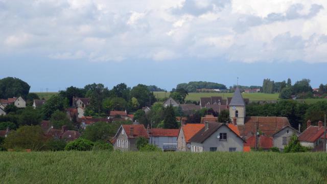Le village de Beton-Bazoches. (Seine-et-Marne, région Île-de-France).