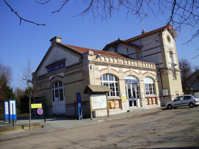 Gare de Couilly - Saint-Germain - Quincy - Place de la gare, Seine-et-Marne, France