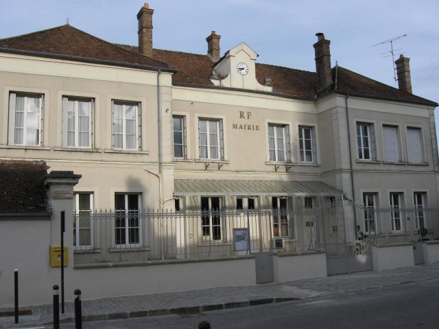 Mairie de Larchant. (Seine et Marne, région Île-de-France).