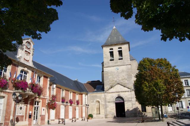 Lagny-sur-Marne - Abbatiale et Hôtel de ville