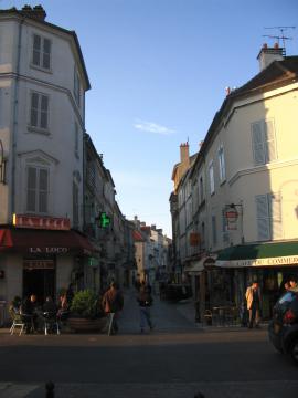 Une rue de Lagny-sur-Marne, Seine-et-Marne, France