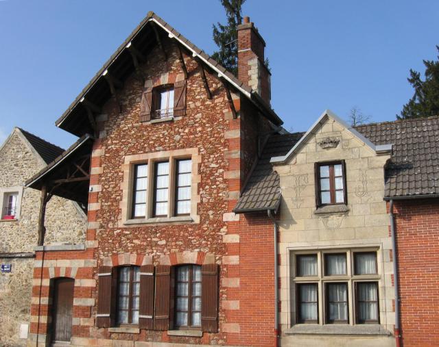 Pavillon de garde du château de Presles à Presles-en-Brie. (Seine-et-Marne, région Île-de-France).