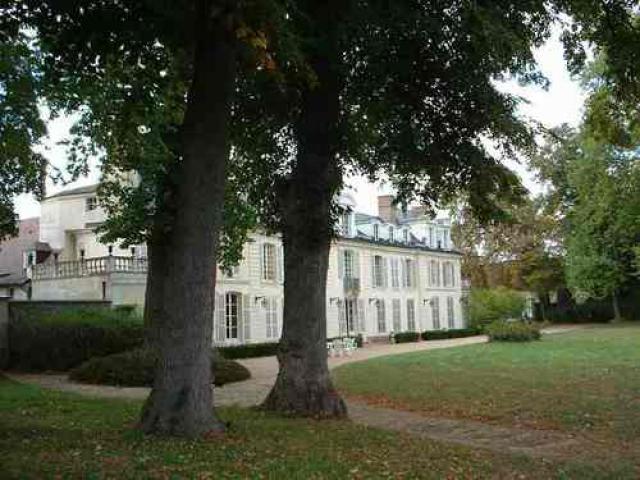 Chateau de Lesches