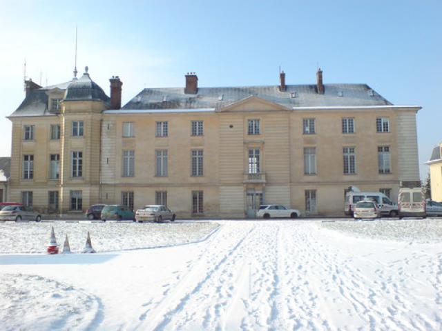 le chateau de Pomponne à lagny sur marne sous la neige