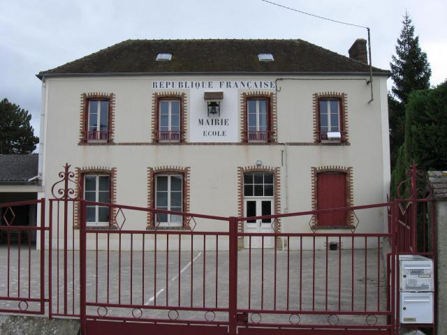 Mairie-école de Cessoy-en-Montois. (département de la Seine et Marne, région Île-de-France).
