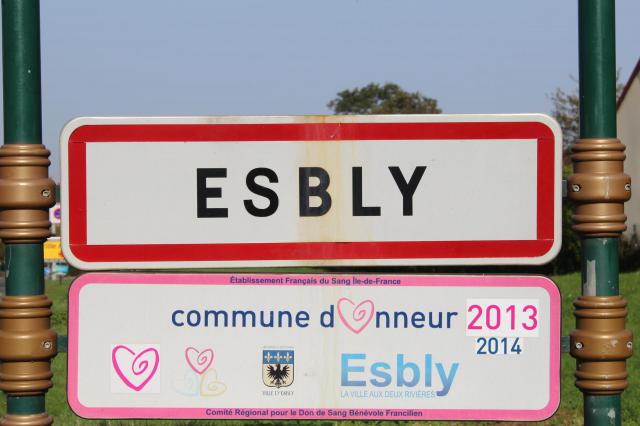 Panneau d'entrée dans Esbly.