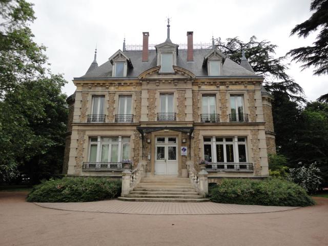 Charmettes Castle of Torcy