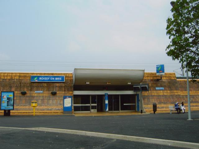 Gare SNCF (RER E)
