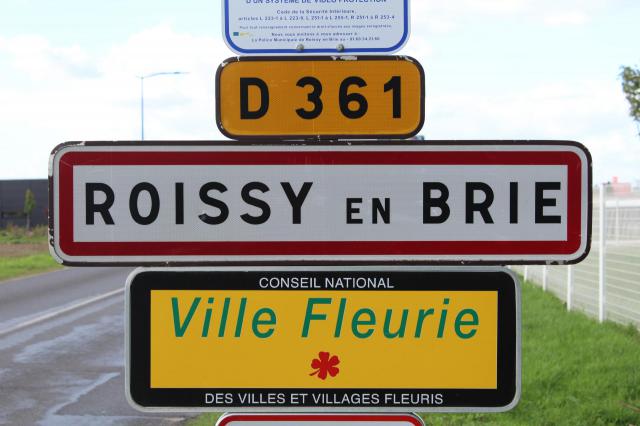 Panneau d'entrée dans Roissy-en-Brie.