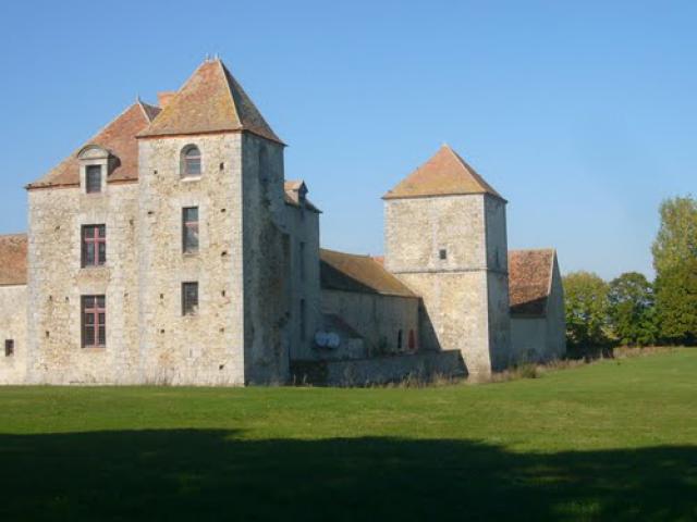 pigeonnier de la Ferme Fortifiée des Epoisses à Bonbon (Seine-et-Marne)