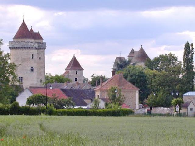 Blandy les Tours
