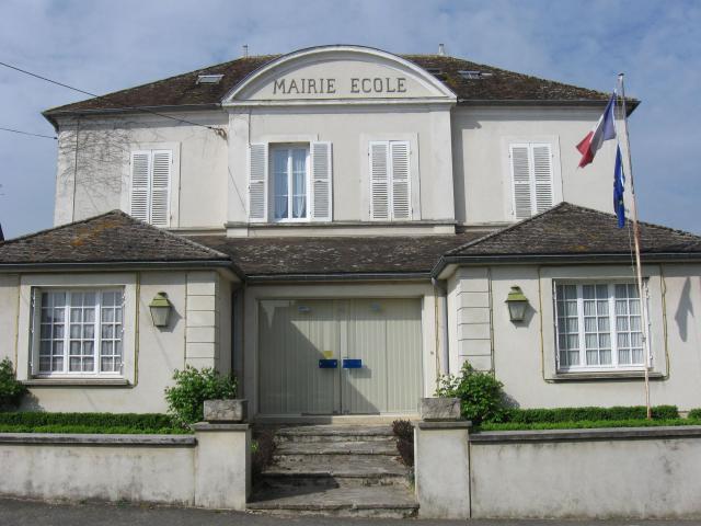 Mairie-école de Mousseaux-lès-Bray. (Seine-et-Marne, région Île-de-France).